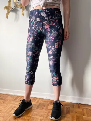 Eddie Bauer Navy Floral Guide Trex Sport Capris - Small